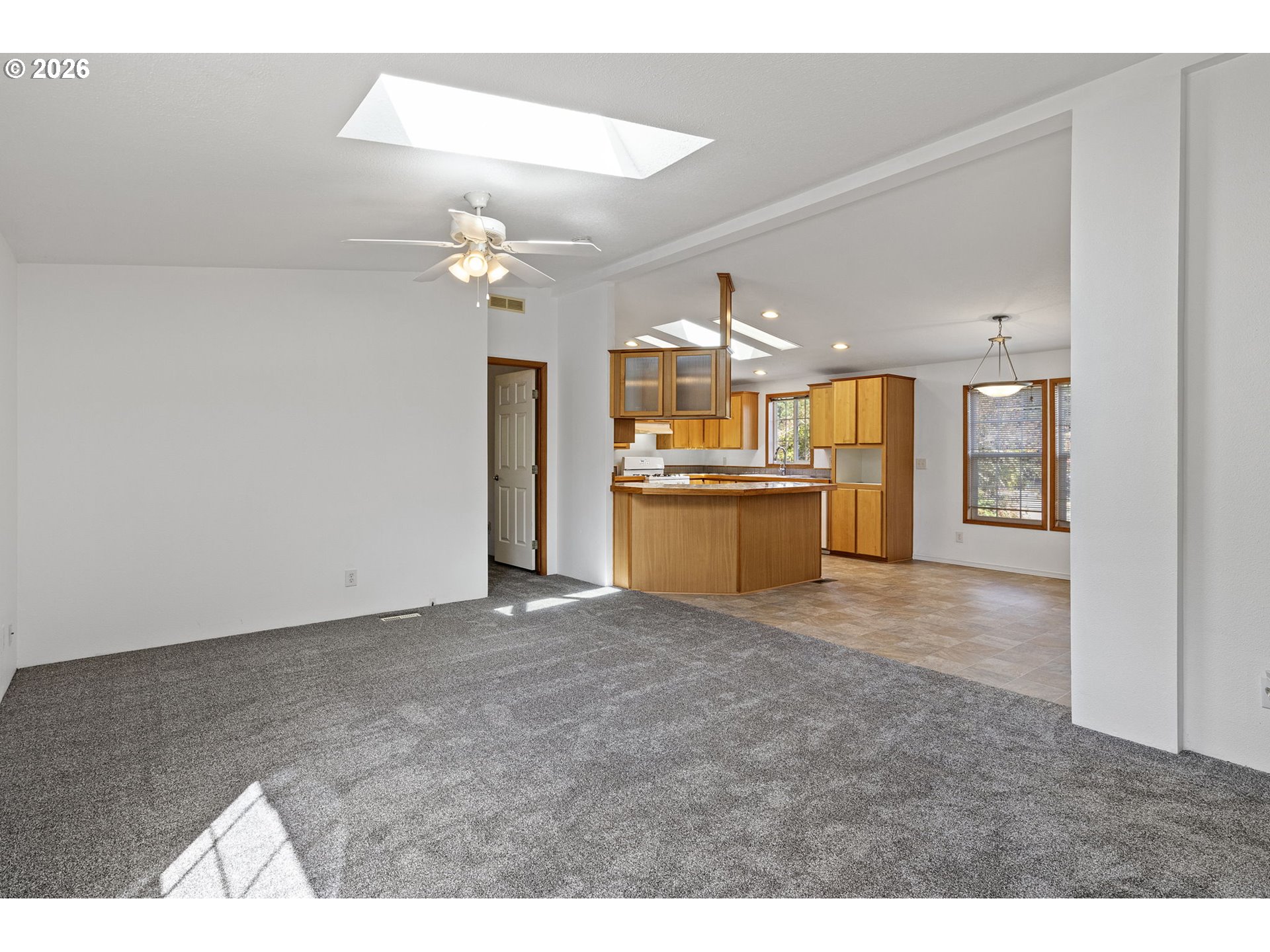 475 3rd Street Elkton, OR 97436 - Photo 4 of 34