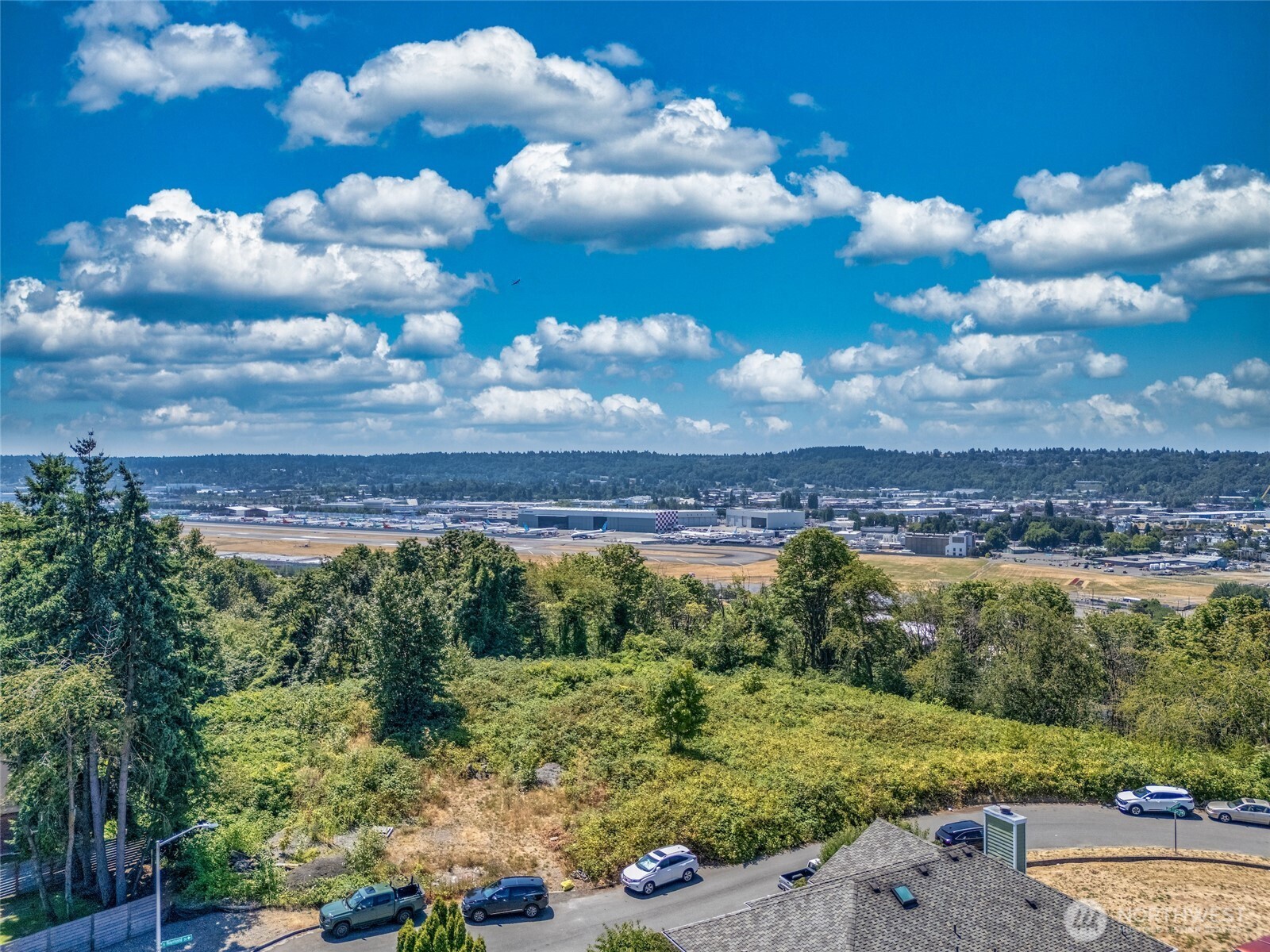 2021 South Raymond Street Seattle, WA 98108 - Photo 20 of 22 a view of a big yard with lots of green space
