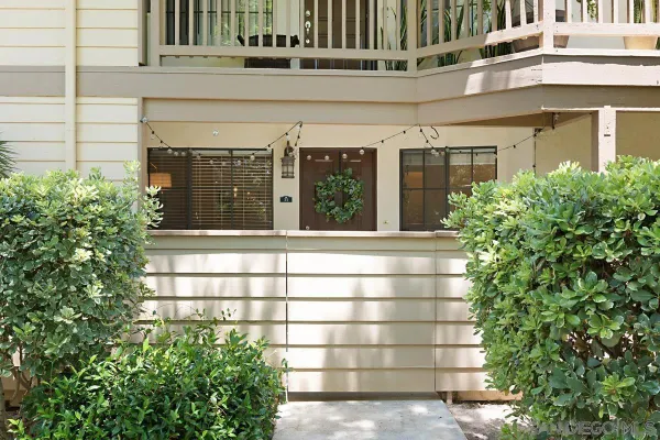 $2,595 | 12588 Carmel Creek Road, Unit 33, San Diego, CA 92130