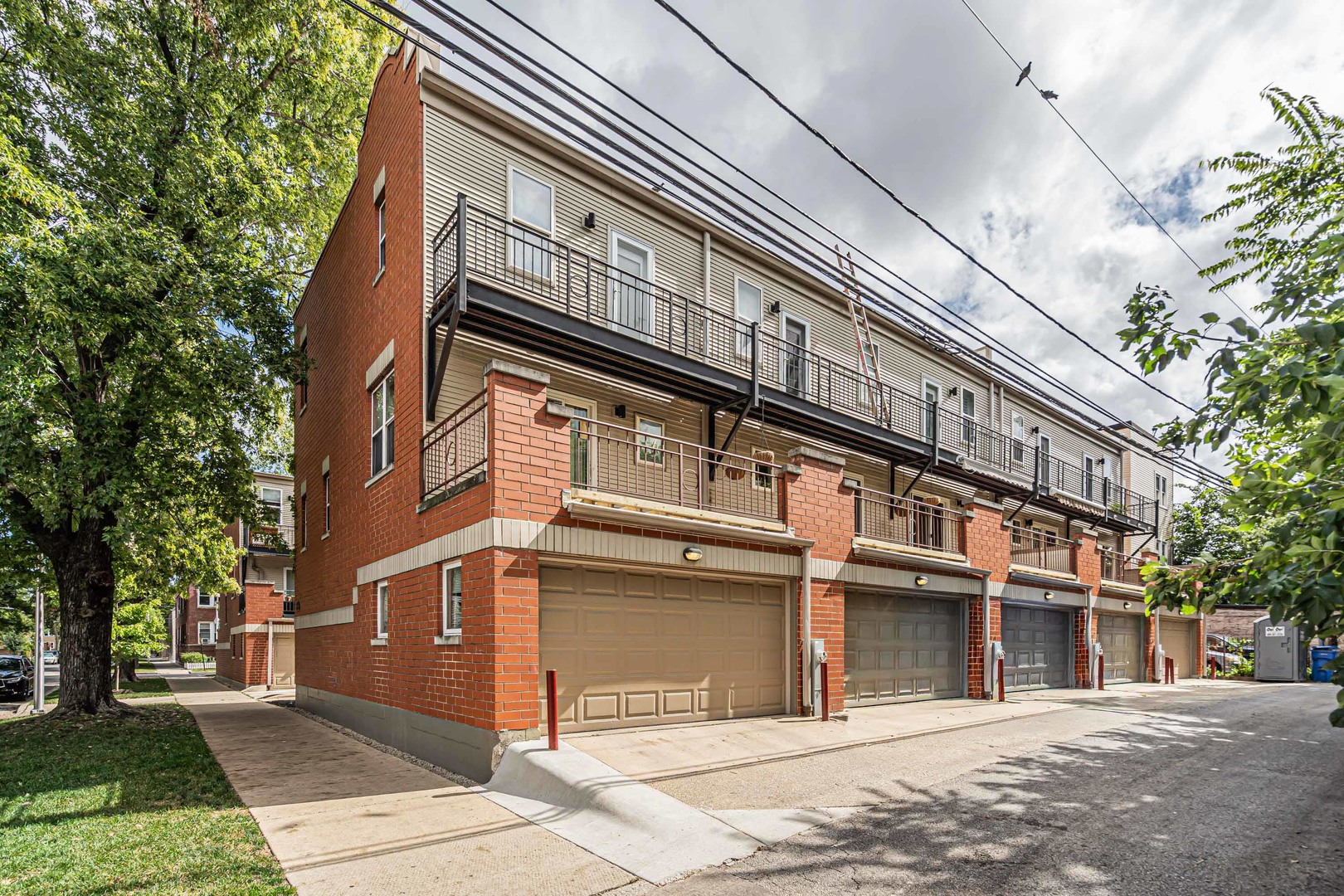 3811 West School Street, Unit C Chicago, IL 60618 - Photo 2 of 26