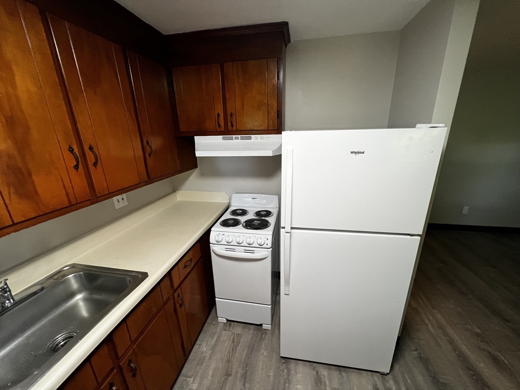 438 Springfield Street Agawam, MA 01001 - Photo 7 of 9
