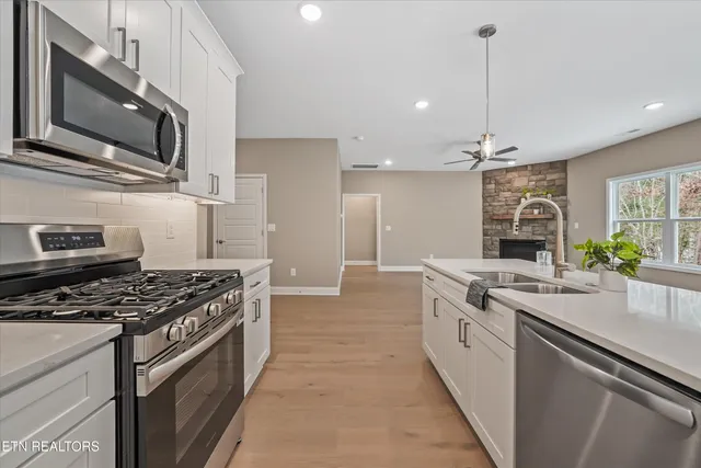 $589,900 | 1576 Green Meadows Lane, Lenoir City, TN 37771