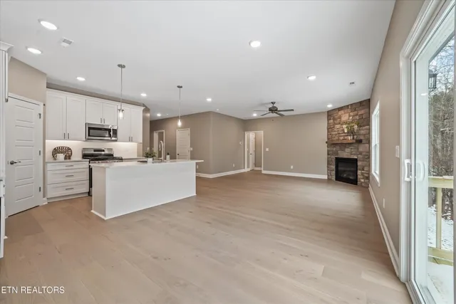 $589,900 | 1576 Green Meadows Lane, Lenoir City, TN 37771