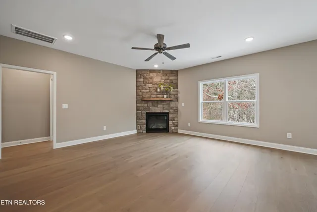 $589,900 | 1576 Green Meadows Lane, Lenoir City, TN 37771