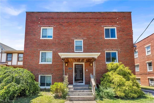 $1,000 | 6156 Ridge Road, Unit 2/UP, Parma, OH 44129