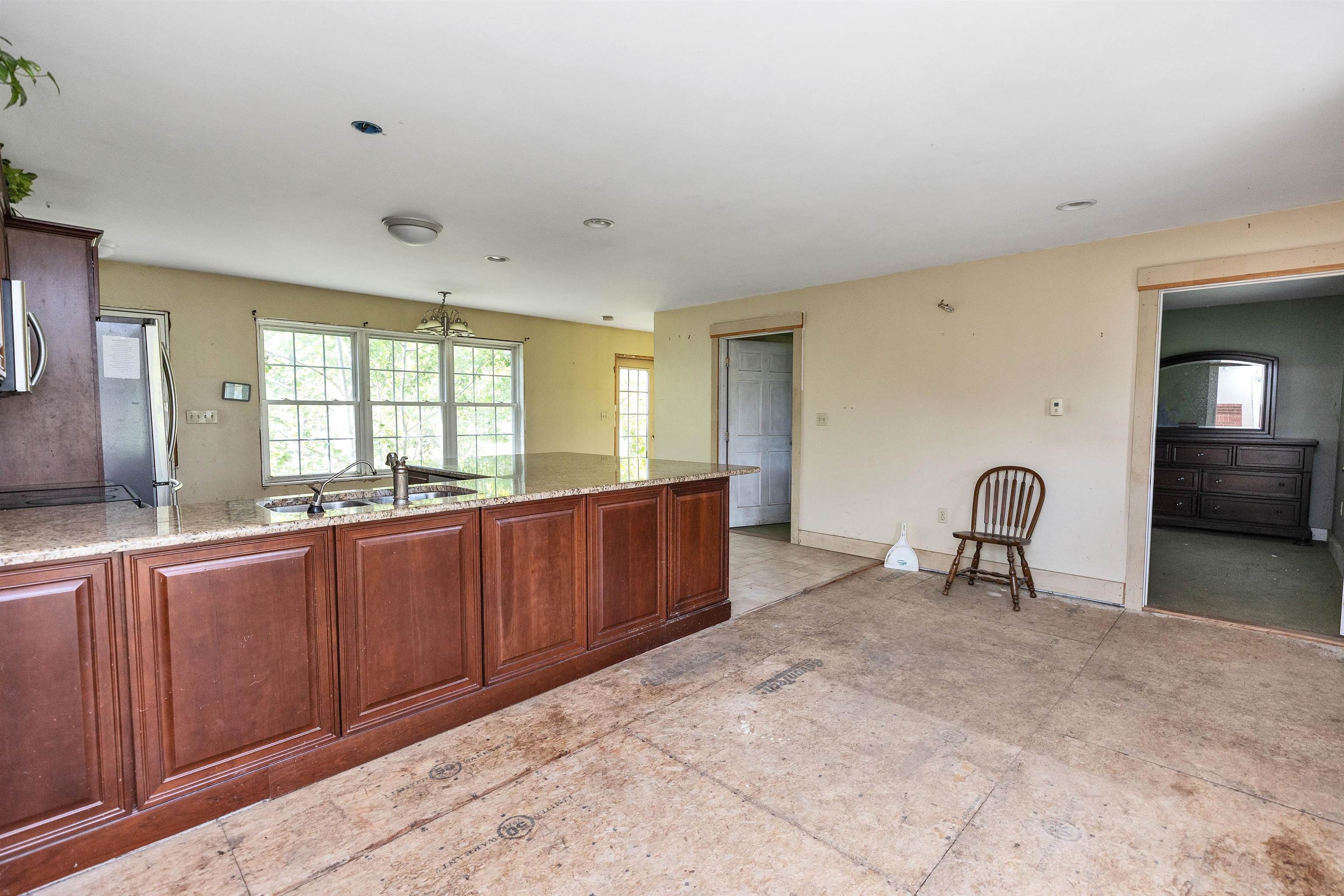 53 Carpenter Road Chichester, NH 03258 - Photo 3 of 38