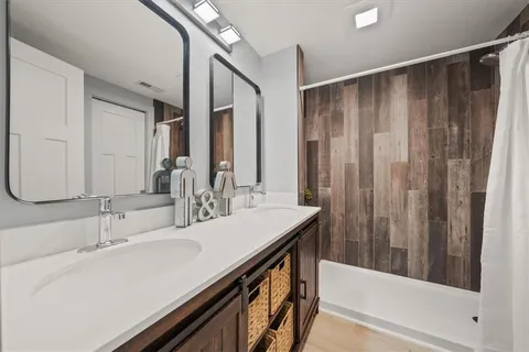 $290,000 | 1109 South Woodbury Street, Independence, MO 64050