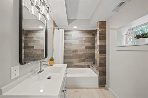 $290,000 | 1109 South Woodbury Street, Independence, MO 64050