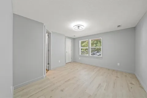 $290,000 | 1109 South Woodbury Street, Independence, MO 64050