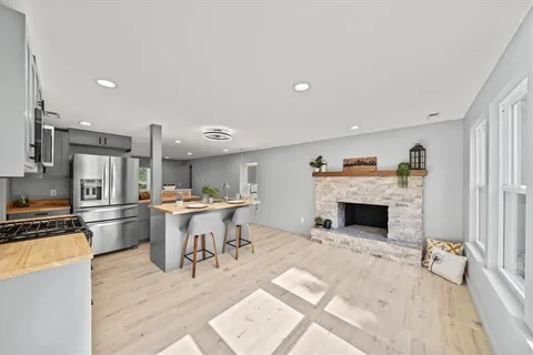 $290,000 | 1109 South Woodbury Street, Independence, MO 64050