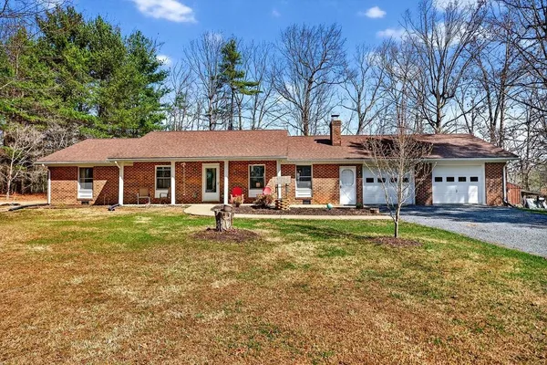 $265,000 | 98 Oak Street, Craigsville, VA 24430