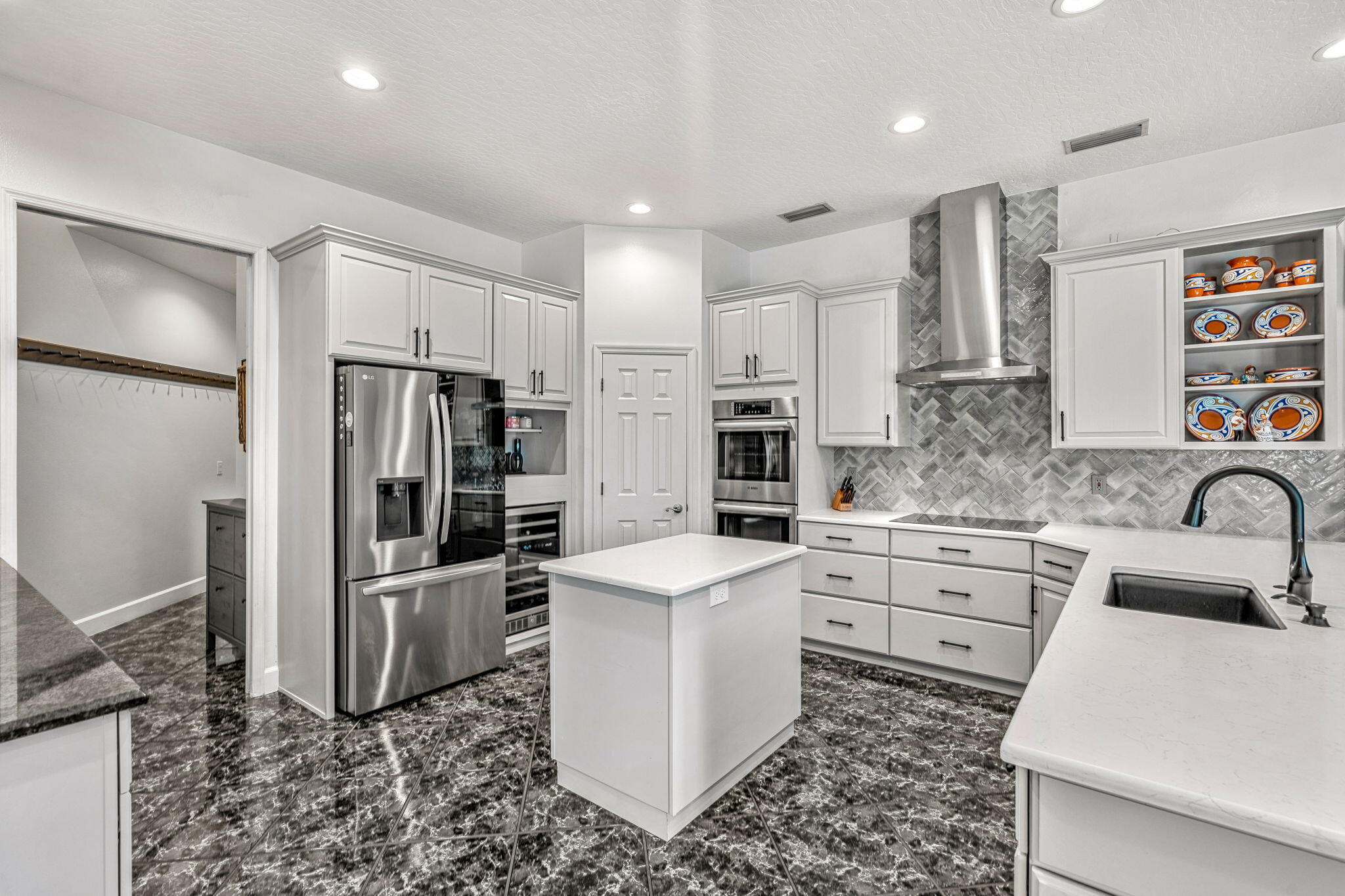 3920 Postridge Trail Melbourne, FL 32934 - Photo 8 of 34 21-web-or-mls-DSC00245-HDR