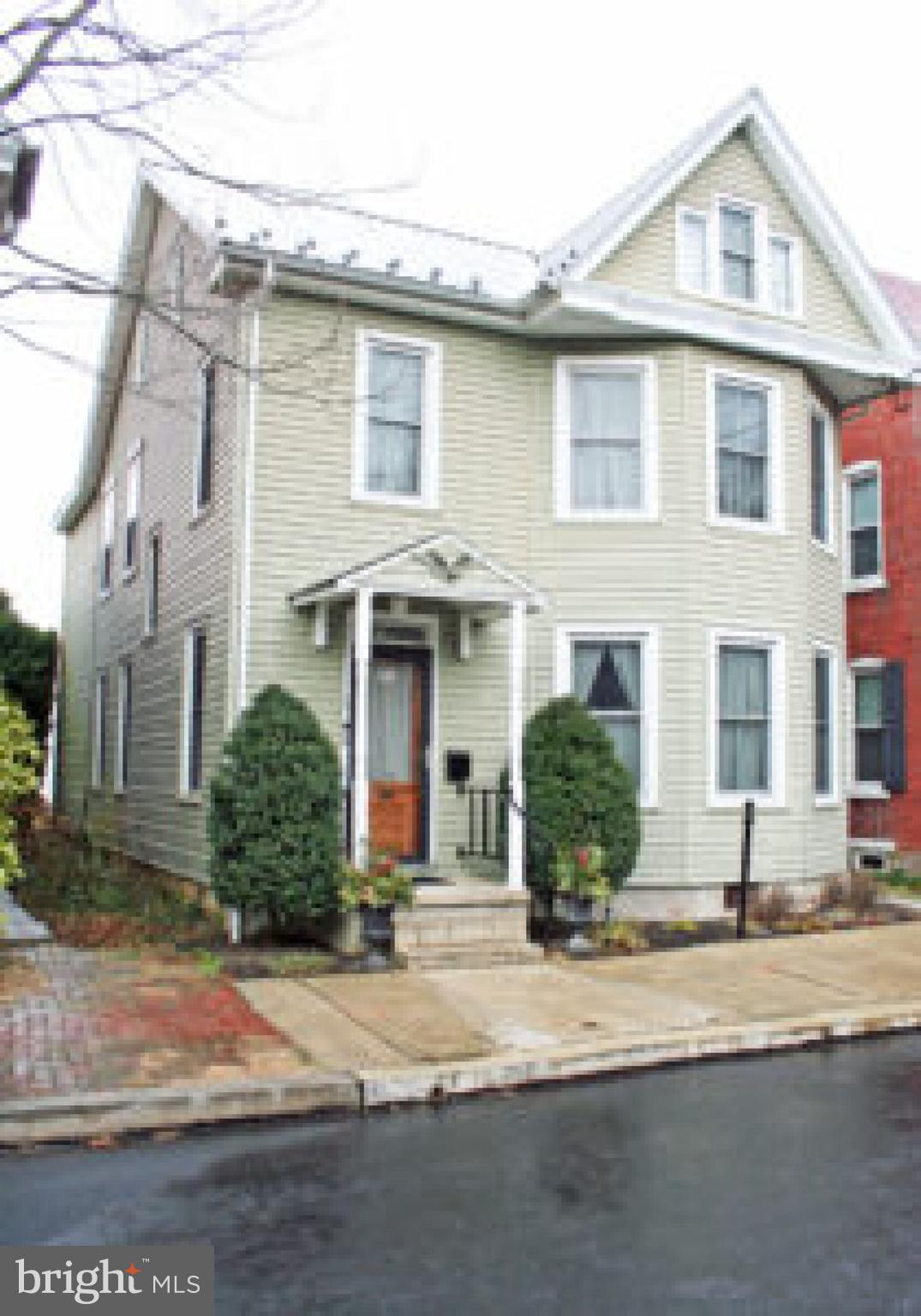 147 South Spruce Street Lititz, PA 17543 - Photo 4 of 40