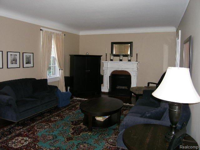 310 Kerby Road Grosse Pointe, MI 48236 - Photo 5 of 13 310 KERBY 015