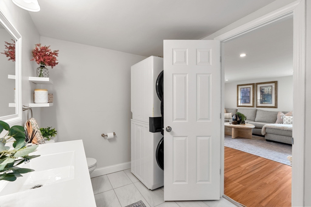 40 Middle Street, Unit 3A Gloucester, MA 01930 - Photo 8 of 14