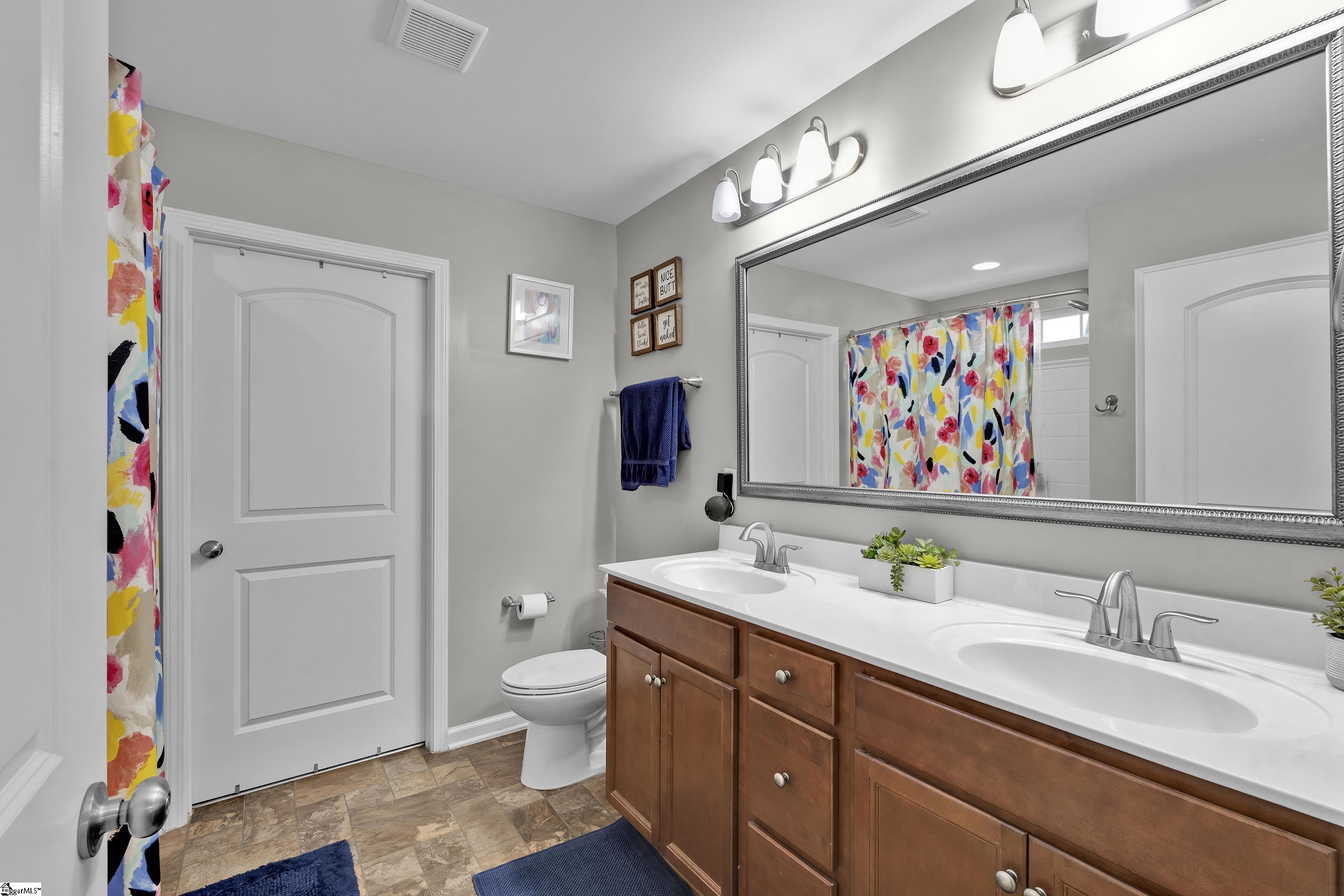 243 Castleton Circle Boiling Springs, SC 29316 - Photo 13 of 27