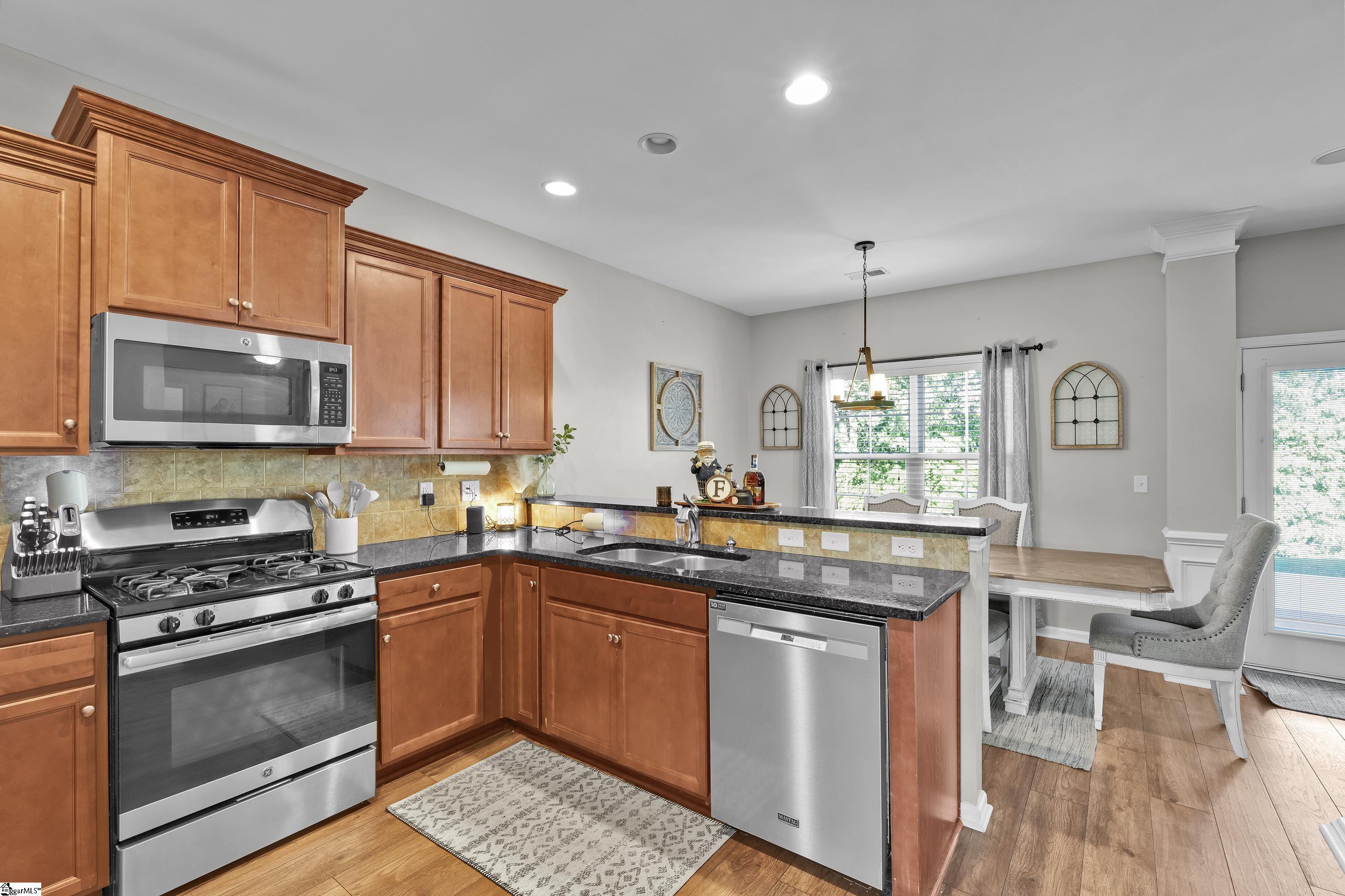 243 Castleton Circle Boiling Springs, SC 29316 - Photo 8 of 27