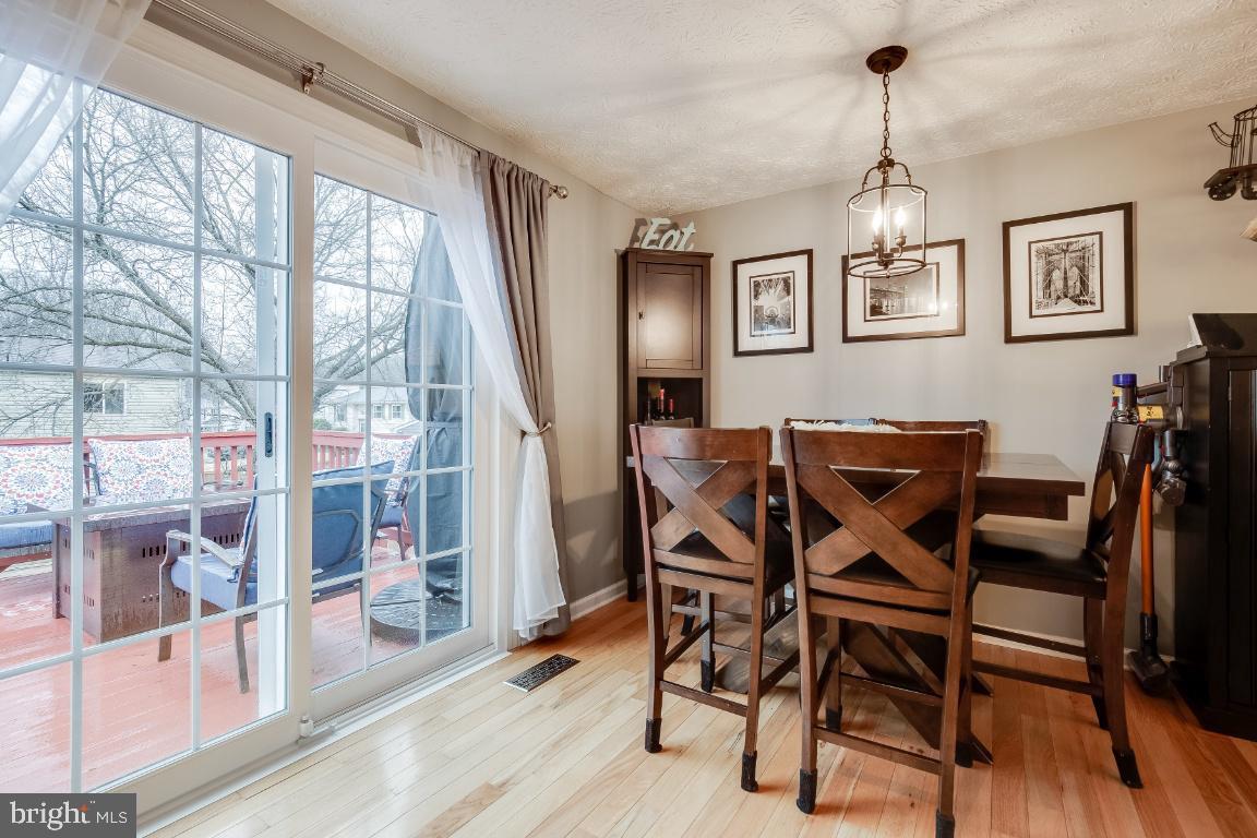 8280 Wold Den Court Springfield, VA 22153 - Photo 11 of 38