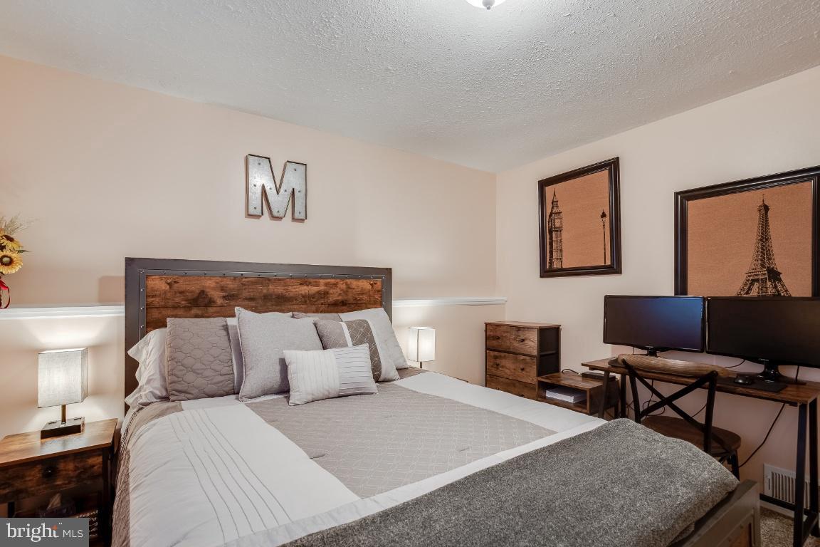 8280 Wold Den Court Springfield, VA 22153 - Photo 18 of 38