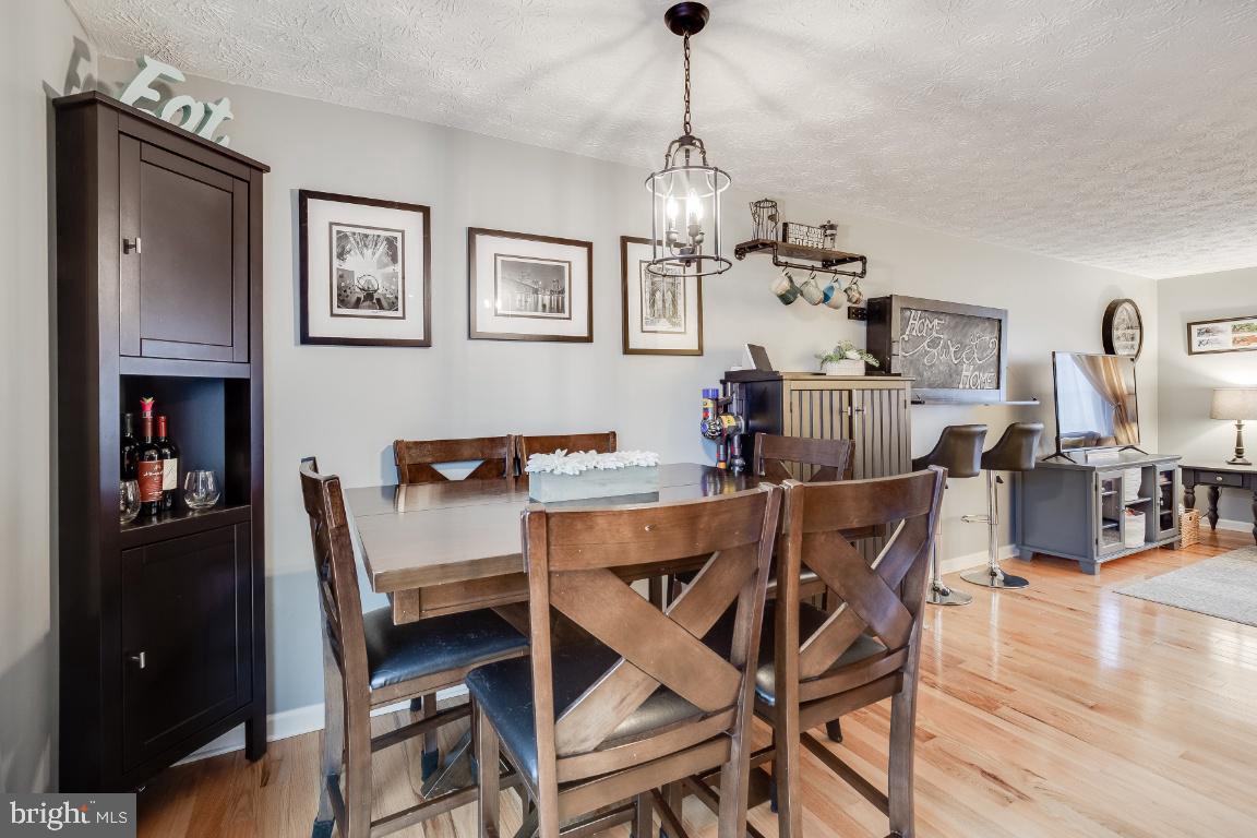 8280 Wold Den Court Springfield, VA 22153 - Photo 10 of 38