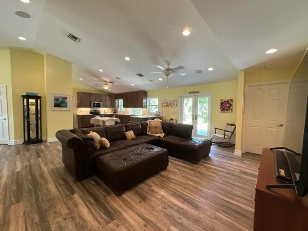 $8,500 | 2415 Laurel Lane, Palm Beach Gardens, FL 33410