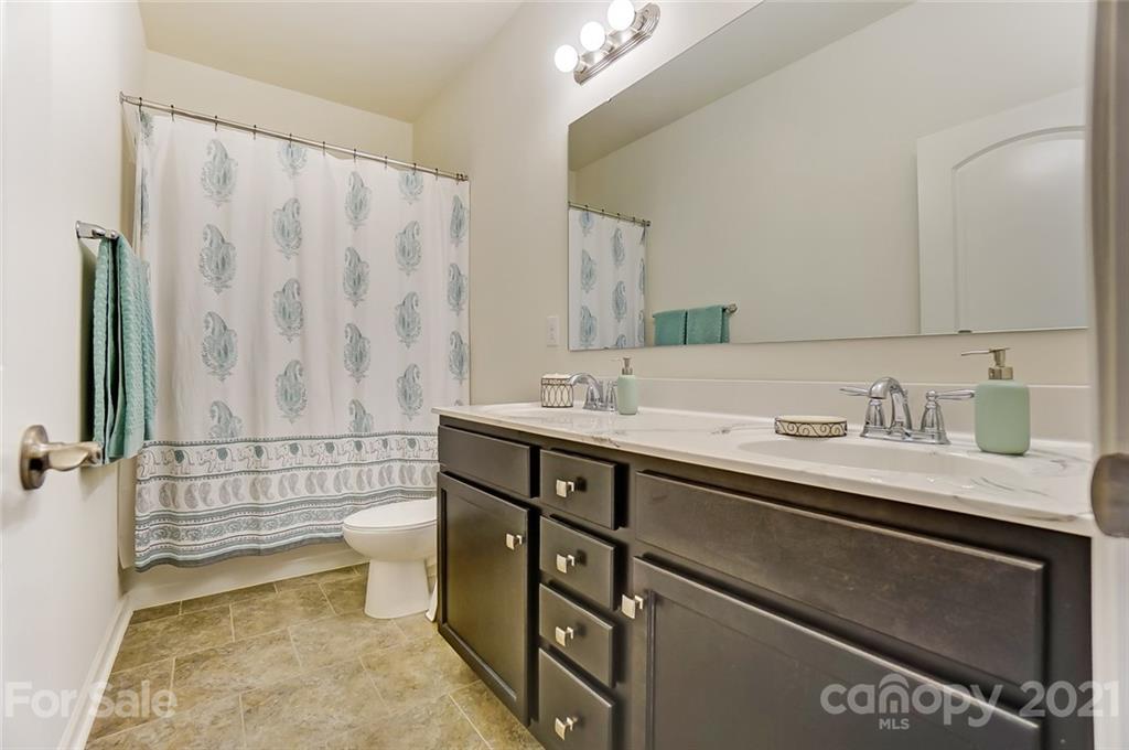 2033 Fuschia Court Tega Cay, SC 29708 - Photo 24 of 35 Gallery Image 24