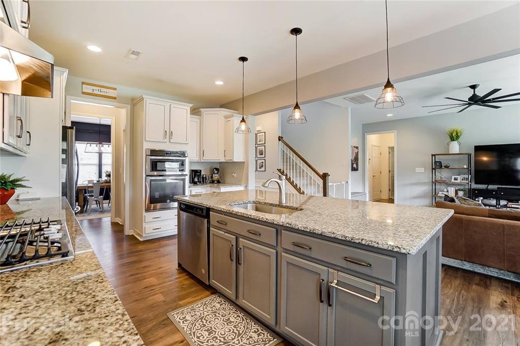 2033 Fuschia Court Tega Cay, SC 29708 - Photo 10 of 35 Gallery Image 10
