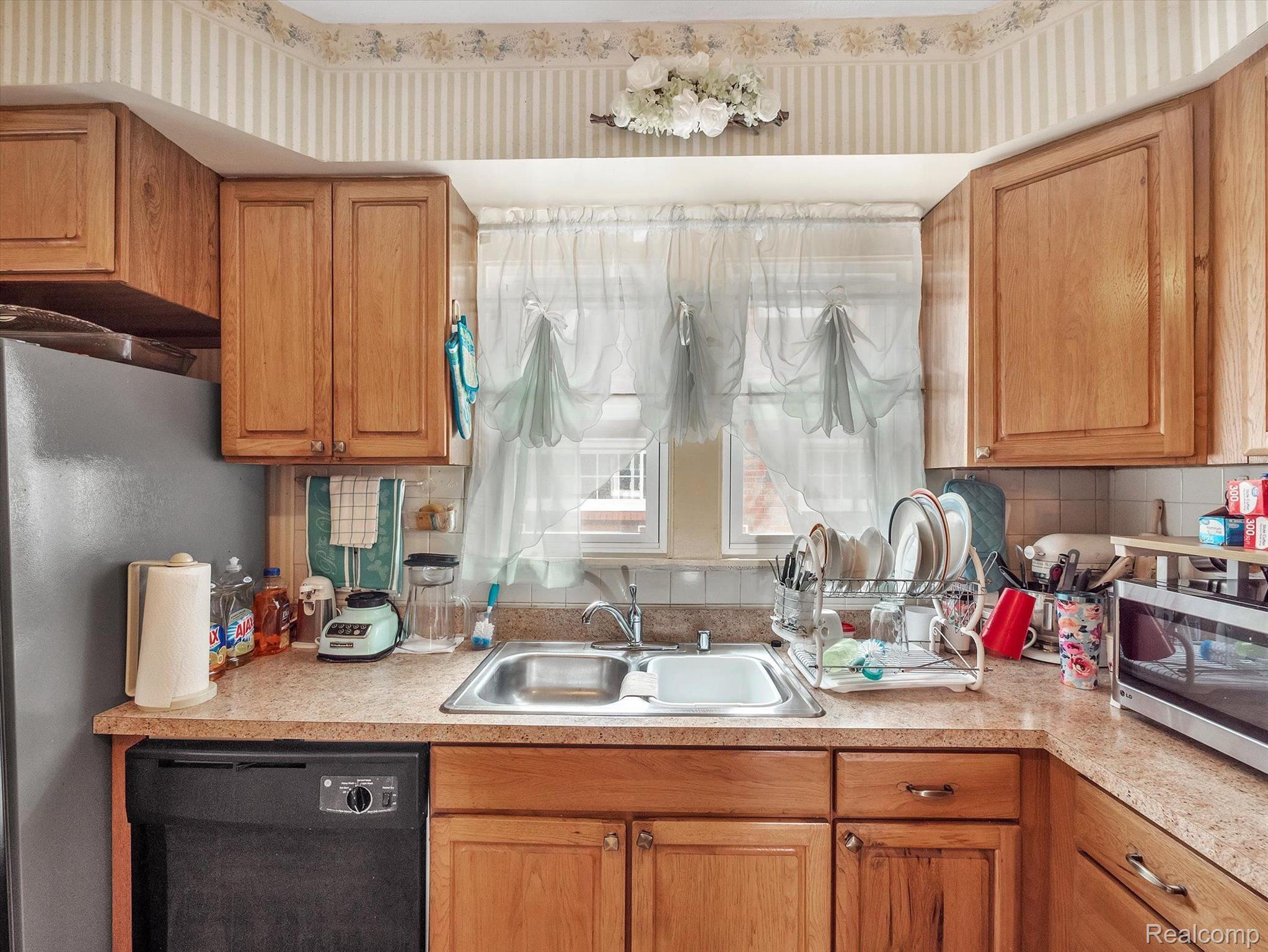 3472 Yorkshire Road Detroit, MI 48224 - Photo 17 of 44 Gallery Image 17