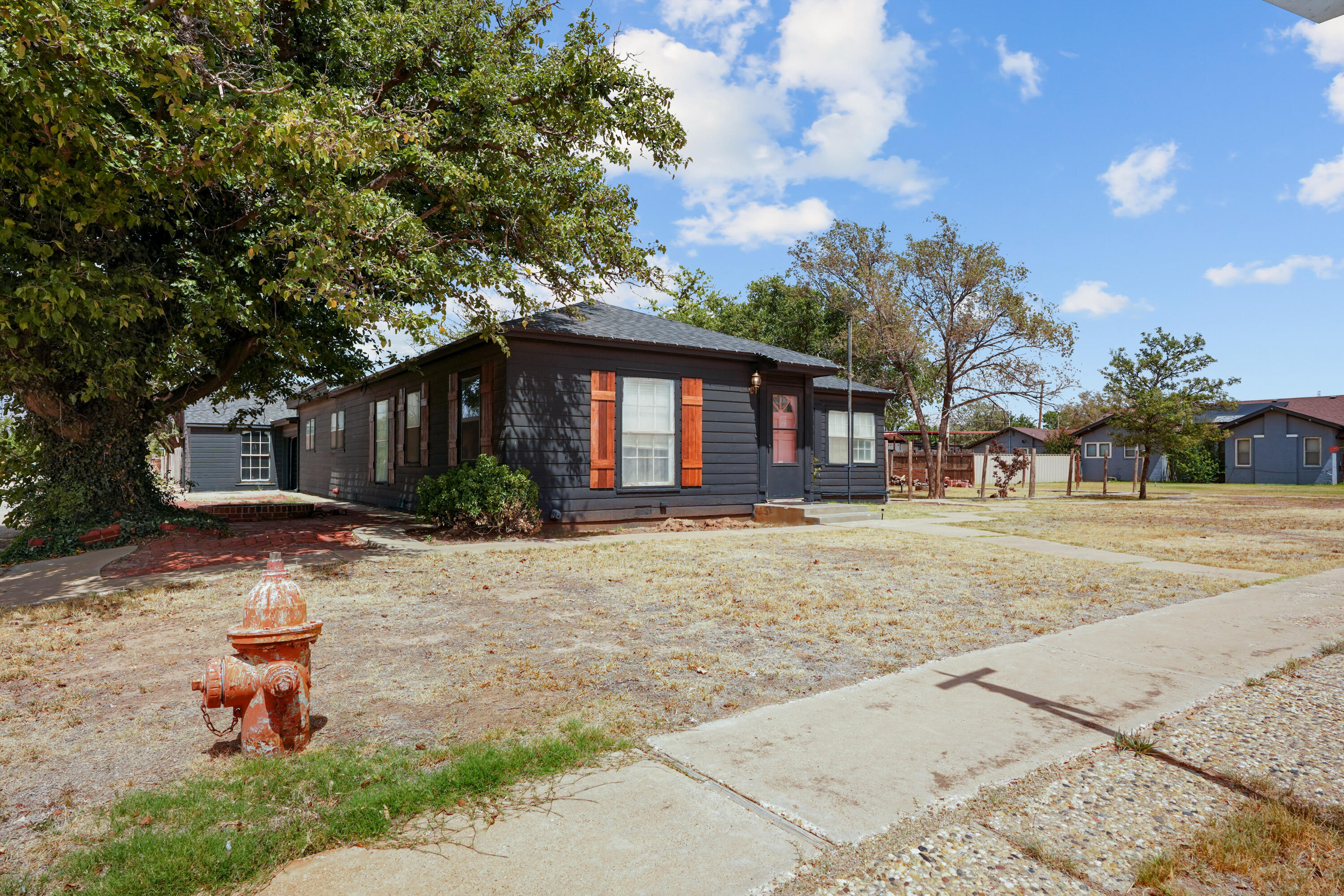 101 Watts Avenue Ralls, TX 79357 - Photo 3 of 28 DSC07793