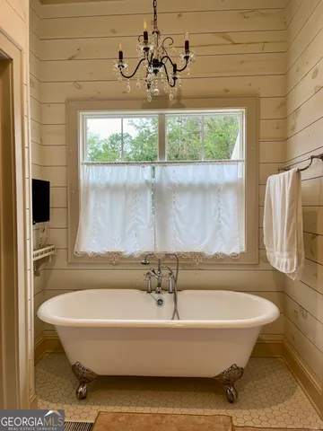 $699,999 | 182 Rogers Street, Hazlehurst, GA 31539