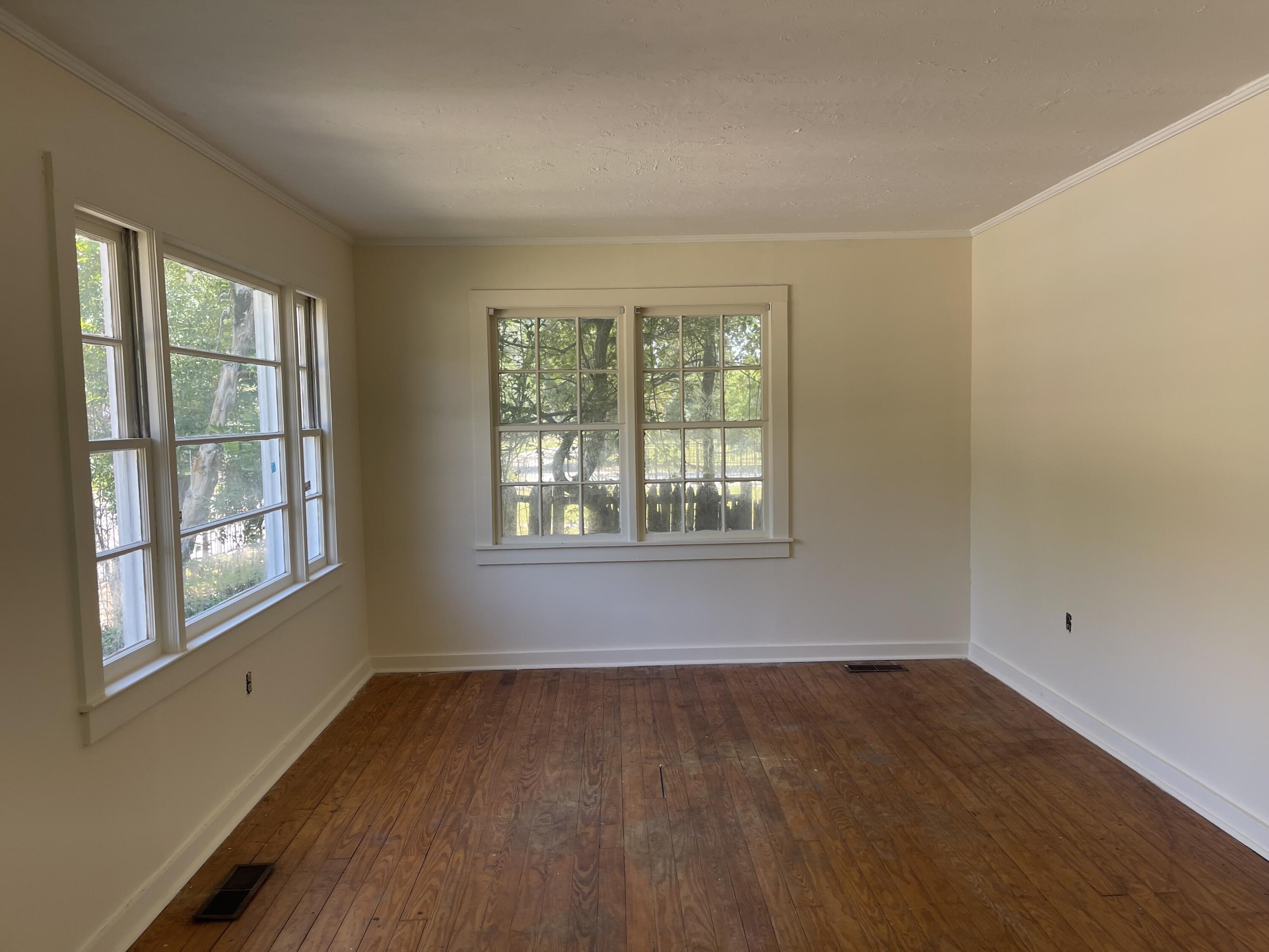 1102 North Lemacks Street Walterboro, SC 29488 - Photo 2 of 7 nl living room