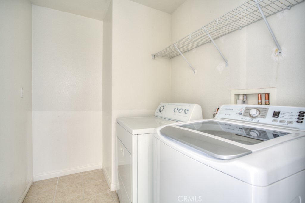 4587 Vincent Way Riverside, CA 92501 - Photo 43 of 51 a utility room with dryer and washer