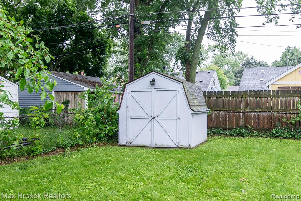 2038 Moorhouse Street Ferndale, MI 48220 - Photo 23 of 24