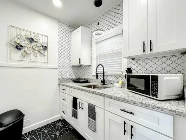 $1,950 | Undisclosed Address, Orlando, FL 32806