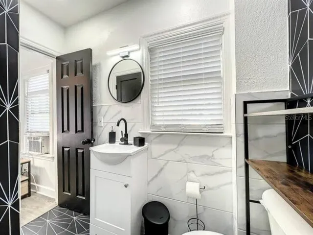 $2,000 | Undisclosed Address, Orlando, FL 32806