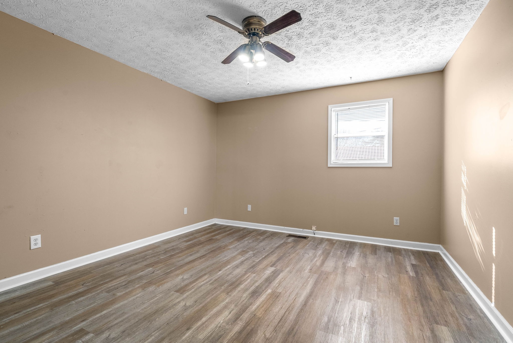 306 Thompsonville Lane, Unit 903 Oak Grove, KY 42262 - Photo 12 of 13