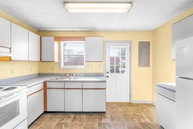 $900 | 306 Thompsonville Lane, Unit 903, Oak Grove, KY 42262