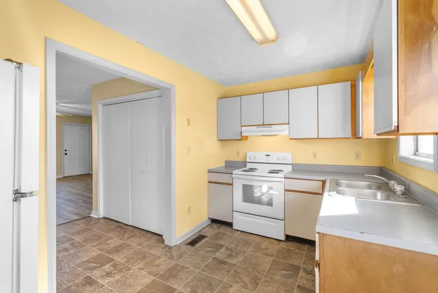 $900 | 306 Thompsonville Lane, Unit 903, Oak Grove, KY 42262