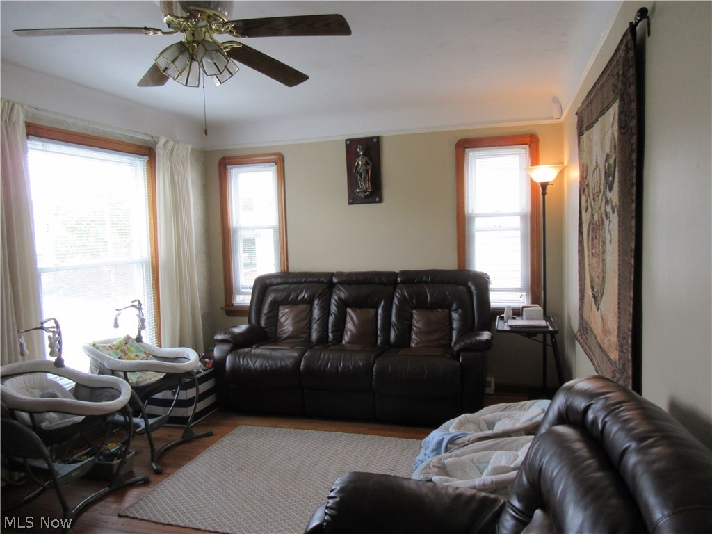 7007 Ridgewood Avenue Parma, OH 44129 - Photo 3 of 25