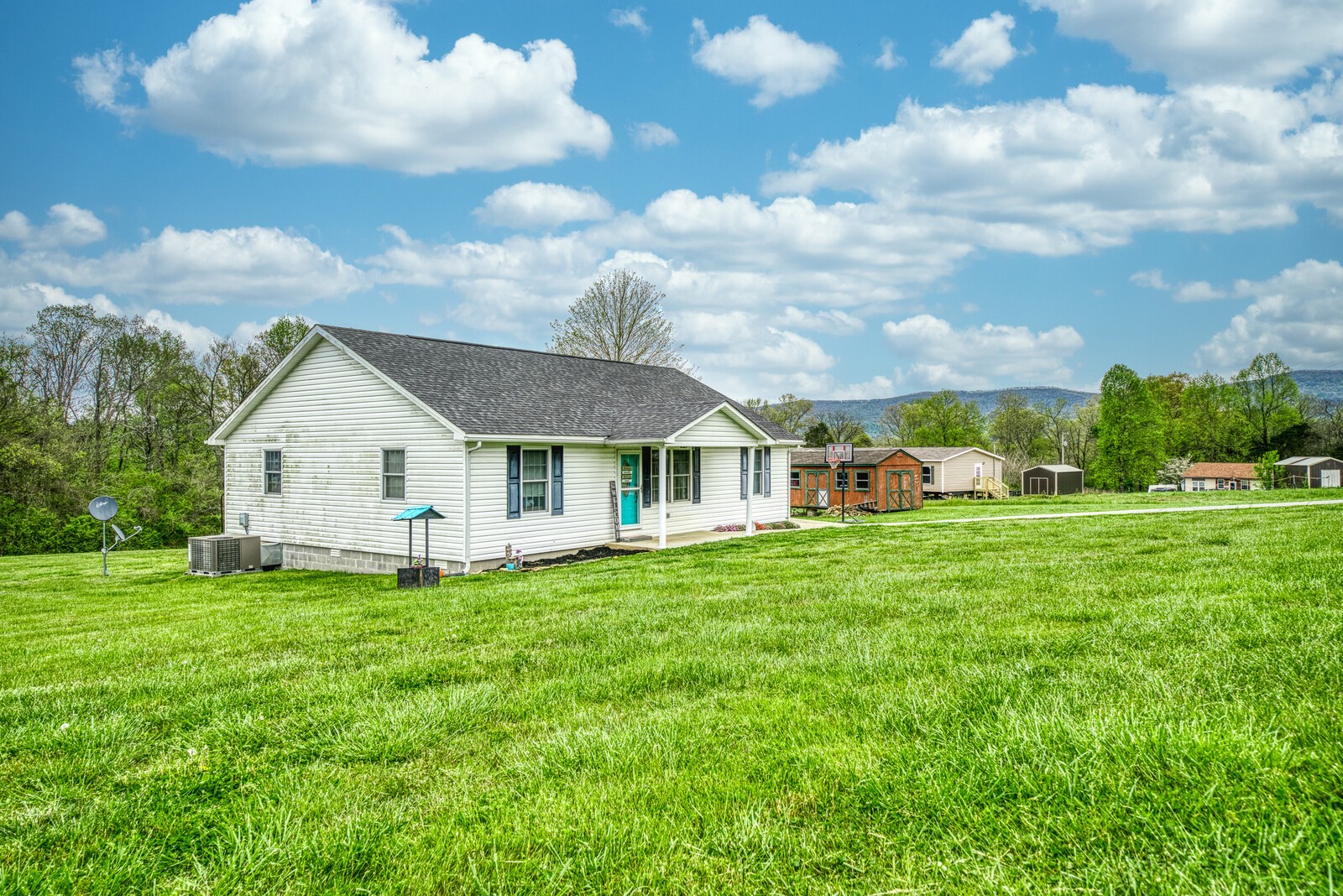 250 Foothills Road Pikeville, TN 37367 - Photo 4 of 37 Gallery Image 4
