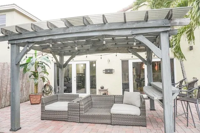 $3,250 | 3965 Torres Circle, West Palm Beach, FL 33409