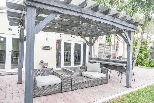 $3,250 | 3965 Torres Circle, West Palm Beach, FL 33409