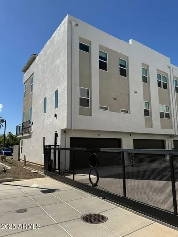 $2,895 | 825 North 9th Avenue, Unit 10, Phoenix, AZ 85007