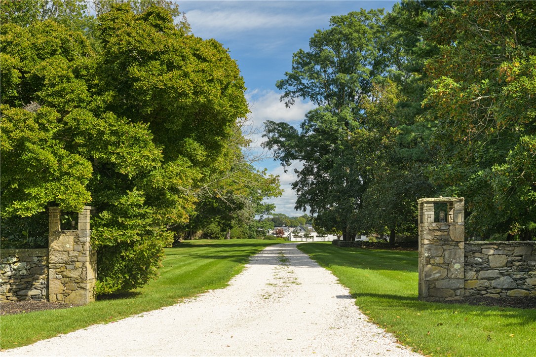 165 Poppasquash Road Bristol, RI 02809 - Photo 6 of 50 Gallery Image 6