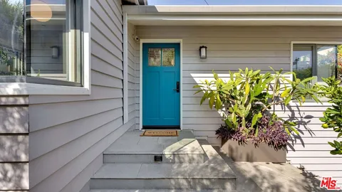 $1,438,000 | 9009 Lloyd Place, West Hollywood, CA 90069