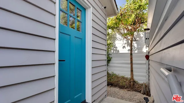 $1,575,000 | 9009 Lloyd Place, West Hollywood, CA 90069