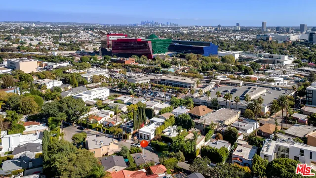 $1,575,000 | 9009 Lloyd Place, West Hollywood, CA 90069