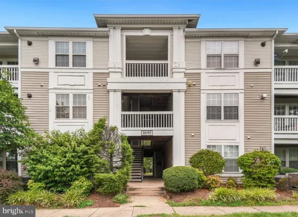 $2,100 | 8095 Lacy Drive, Unit 302, Manassas, VA 20109