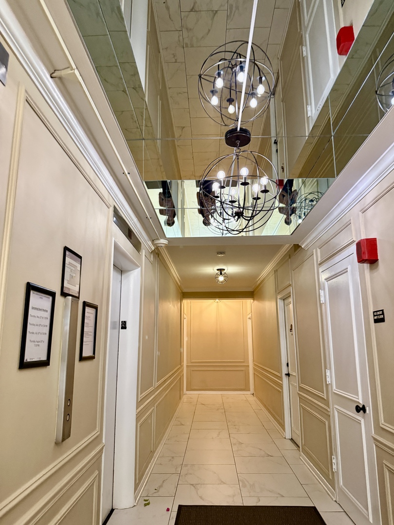 2909 North Sheridan Road, Unit 1212 Chicago, IL 60657 - Photo 7 of 20