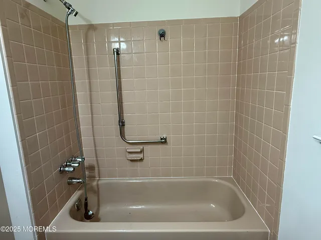 $269,000 | 8 Nevis Court, Toms River, NJ 08757